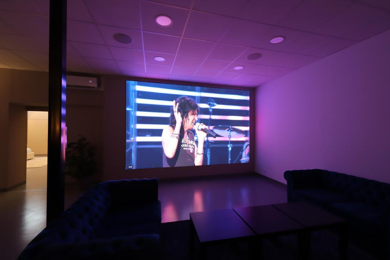 마르세유 Loft 250M2 Avec Ecran Led Geant De 10M2 아파트 호텔 외부 사진